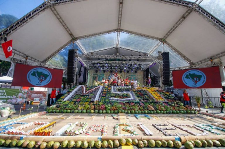 Lula prevê desapropriação de fazenda durante viagem ao Paraná