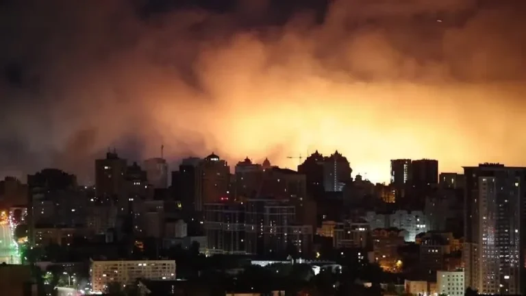 Rússia ataca Ucrânia com mais de 300 drones e atinge maternidade