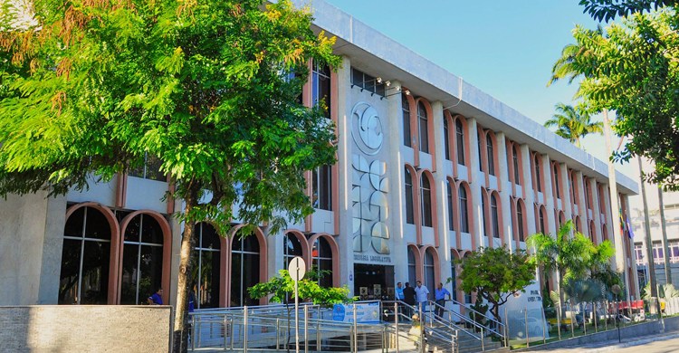 Em nota, 33 deputados da ALPB criticam ‘tarifaço’ de Trump: ‘Brasil, conte comigo”