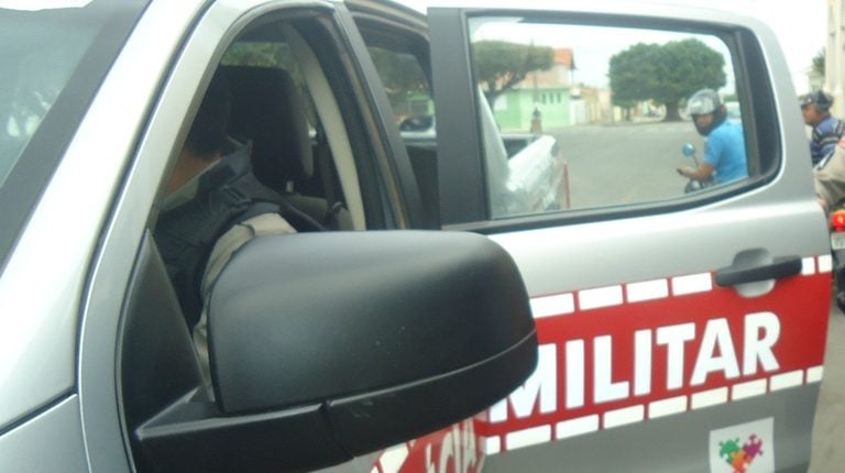 Grupo é detido com arma e drogas em Bayeux