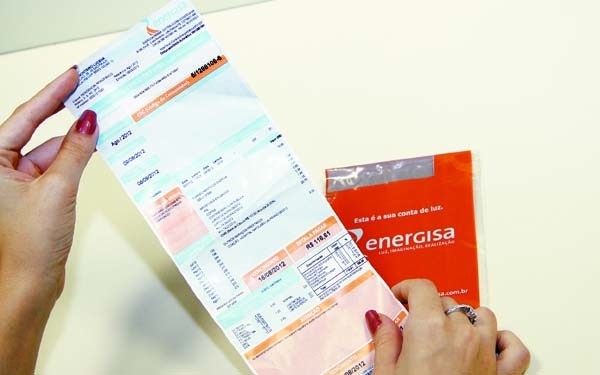 Conta de luz terá bandeira tarifária vermelha patamar 2 em agosto, anuncia ANEEL