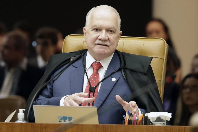Fachin assume comando do STF com trama golpista, dosimetria, emendas e ‘uberização’ entre os desafios
