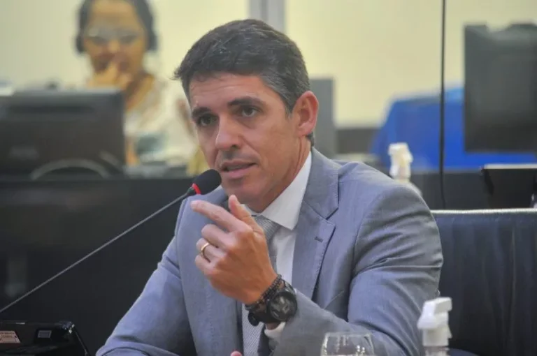 Tovar Correia Lima confirma saída do PSDB e admite que MDB “anima” para 2026