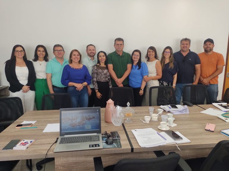 Prefeito Manezinho realiza reunião com equipe de governo para alinhar ações e projetos