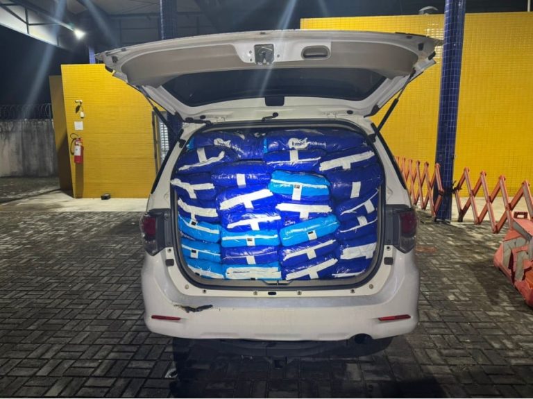 Em menos de 10 horas, PRF-PB apreende pistola, munições, recupera veículo e flagra transporte irregular