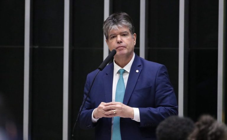 TJ reduz pena mas condena Ruy em denúncia de fraude em licitação
