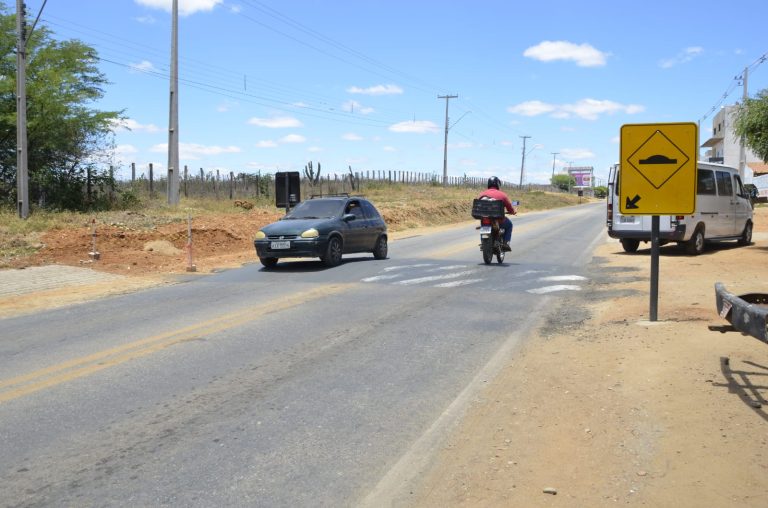 Prefeita Ana Paula agradece ao DNIT a implantação de quebra molas no município