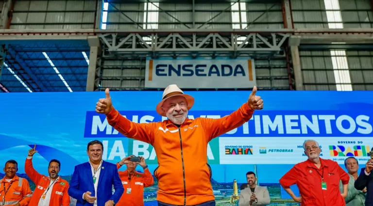 Lula comenta ligação de Trump e diz que ‘vira-latas’ queriam que ele ‘rastejasse atrás’ dos EUA