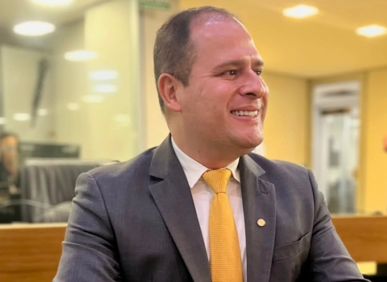 Eduardo Brito justifica licença do mandato que abriu vaga para Dudu Soares na Assembleia Legislativa