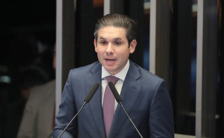 Projeto da nova CNH é discutido na Câmara: Hugo Motta defende redução de custos