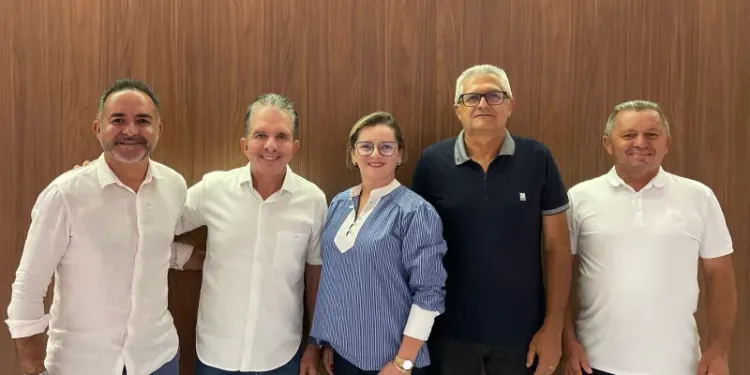 Prefeita de São Sebastião do Umbuzeiro anuncia apoio à pré-candidatura de Nabor Wanderley ao Senado