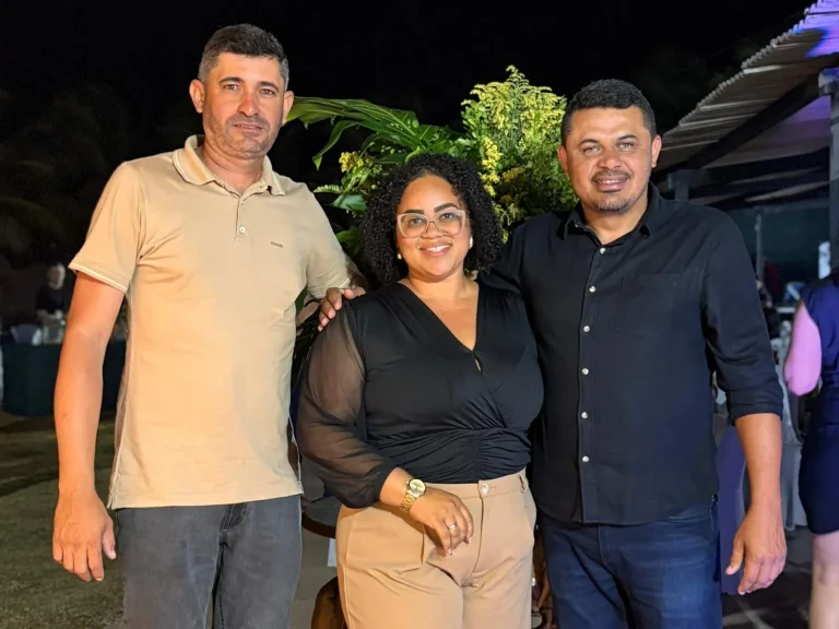 Suplente de Vereadora Débora Brasil adere ao projeto do prefeito Nerivan Gari em Caraúbas