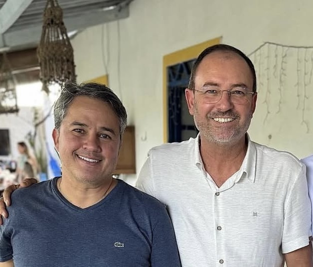 Efraim Filho destina R$ 1 milhão para melhoria de estradas vicinais em São João do Cariri