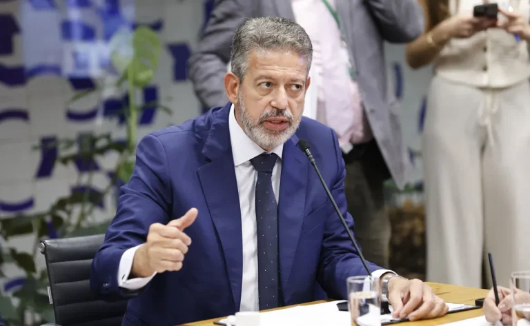 Câmara inicia análise no plenário do projeto que amplia isenção do IR