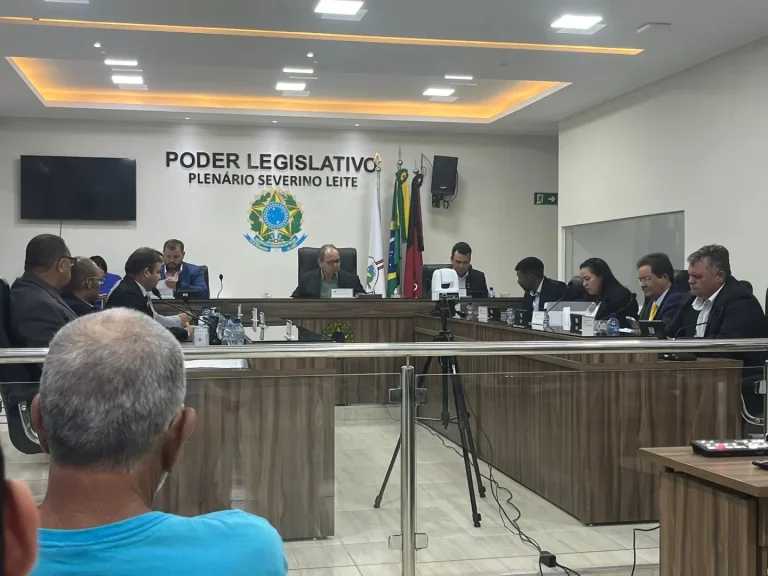 Câmara Municipal de Sumé reprova contas do exercício de 2023 da gestão do ex-prefeito Éden Duarte