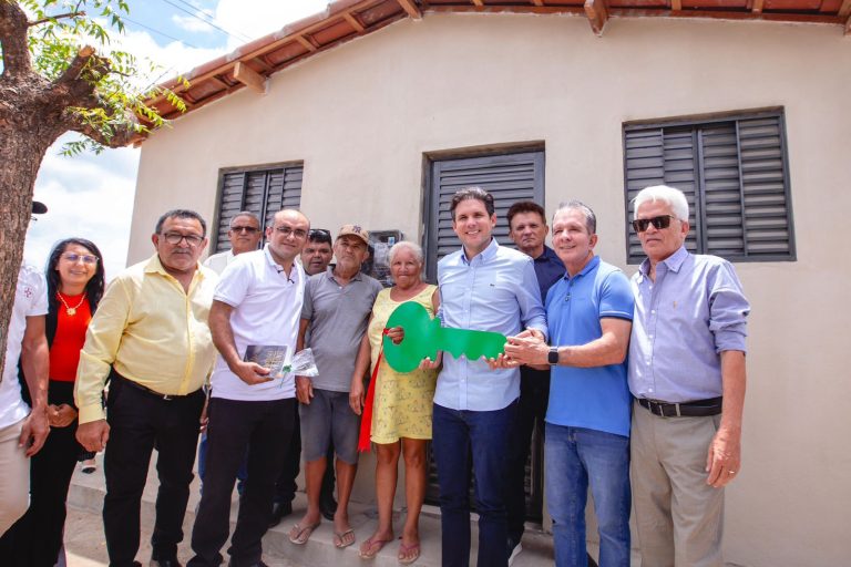 Hugo Motta participa das comemorações de 144 anos de Brejo do Cruz e anuncia novos investimentos para a cidade