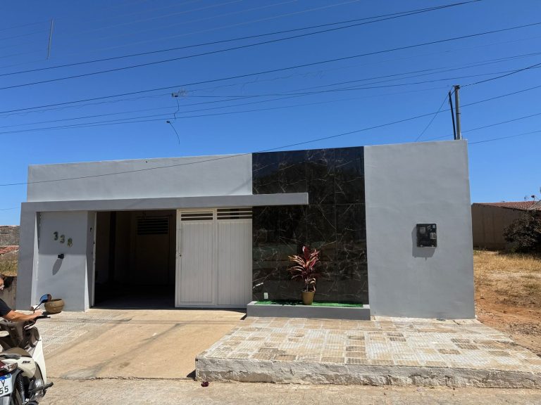 Moradores denunciam novo furto de plantas em residência na Vila Popular, em Monteiro