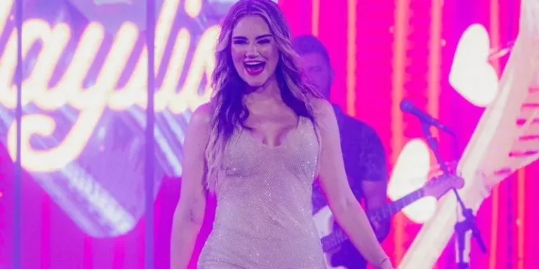 Cantora monteirense Adma Andrade sofre acidente nos EUA durante turnê da Banda Limão com Mel