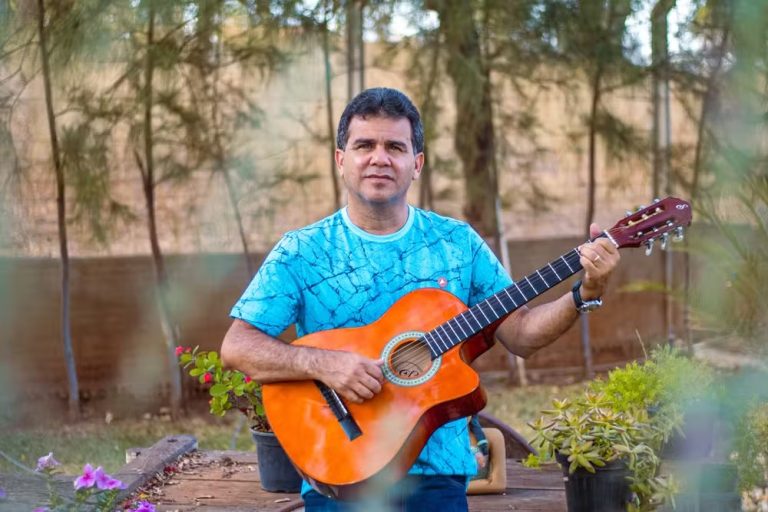 CINEMA: Teatro Jansen Filho exibe “A Escola que Eu Amei”, “ 3 Décadas de Composição” e “Mensageiro Beija-Flor” nesta sexta (24)