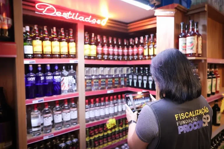 Metanol: número de mortes por intoxicação sobe para 8 e Brasil confirma 41 casos