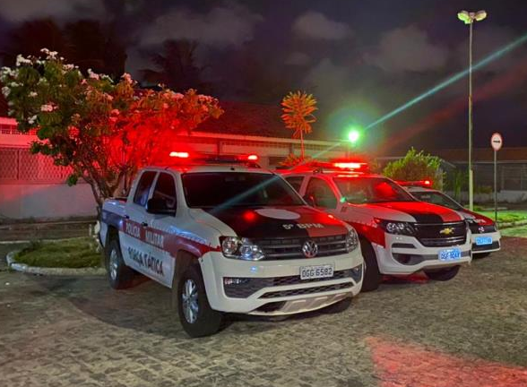 Polícia Militar contém homem suspeito de tentar incendiar casa da própria família em Catingueira