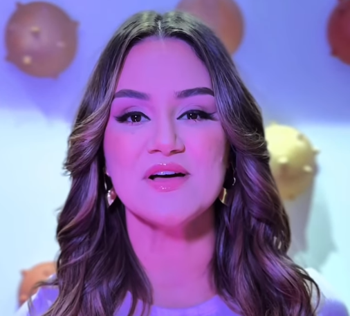 Paraibana vocalista da Limão com Mel sofre acidente em aeroporto nos EUA e segue internada