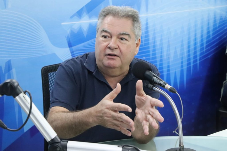 Lindolfo aponta Galdino como possível vice na chapa governista e lamenta impasse com Gervásio: “É cuspir no prato que comeu”