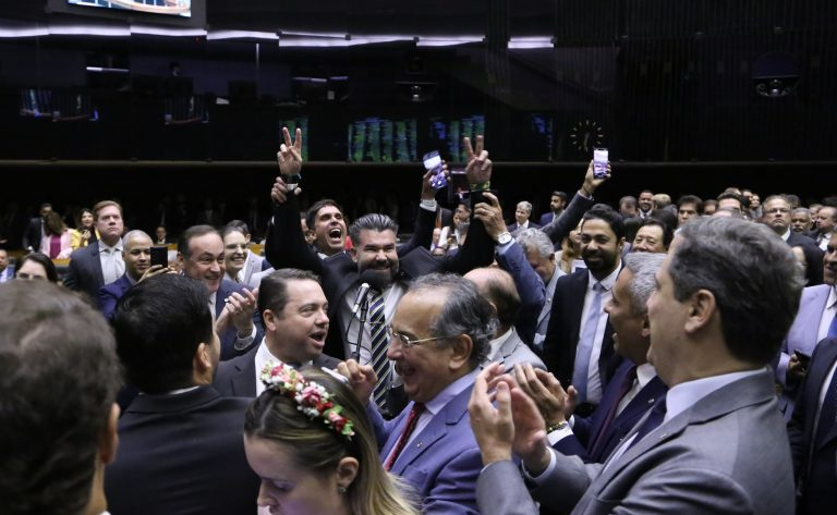 Derrubada de MP que tributaria o 1% mais rico não é derrota do governo, é do Brasil, diz Lula