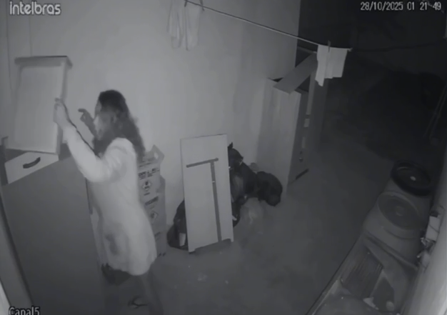 Mulher é presa suspeita de furtar equipamentos de Unidade Básica de Saúde