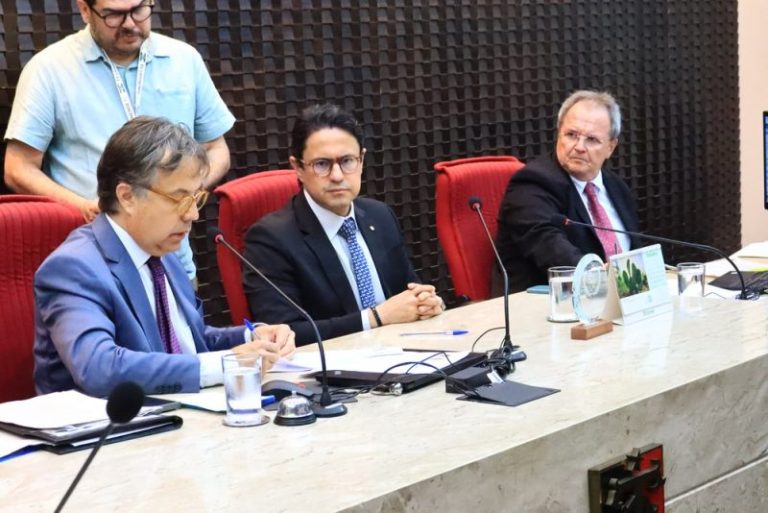 MP e TCE firmam acordo para coibir excesso de temporários em prefeituras