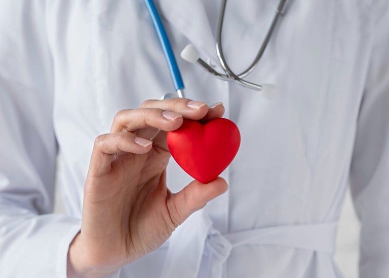 Especialista em comunicação em saúde alerta sobre os impactos de interações desrespeitosas com os pacientes