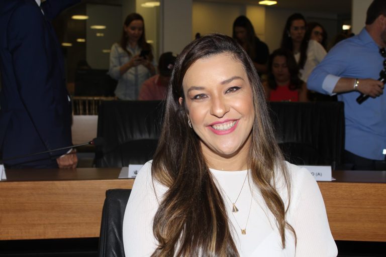 Camila Toscano impõe condição para apoiar Cícero Lucena a governador, em 2026: “É ser oposição”