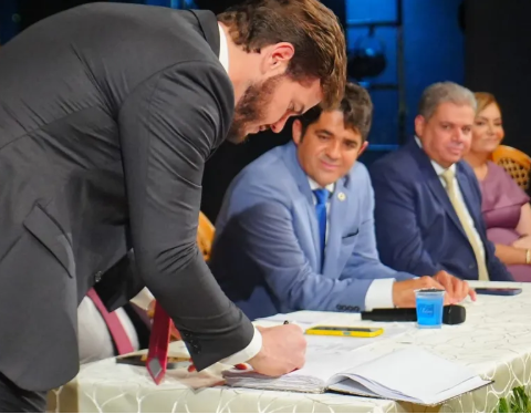 Empresa da esposa de ex-chefe de gabinete do vice-prefeito da PMCG recebeu R$ 3,2 mi da Saúde em 2025