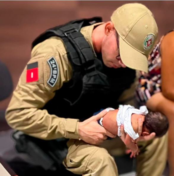 Policial militar salva bebê de engasgo em Batalhão na cidade de Sapé