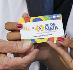 CAIXA paga nova parcela do Pé-de-Meia para estudantes nascidos em janeiro e fevereiro