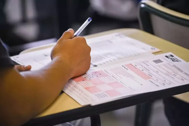 Enem 2025: segundo dia ocorre neste domingo com 90 questões de Matemática e Ciências da Natureza