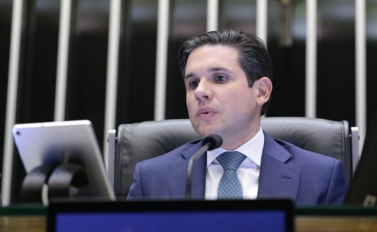 Hugo Motta nega acordo com direita paraibana para apoio a Nabor em troca de votação da anistia no Congresso