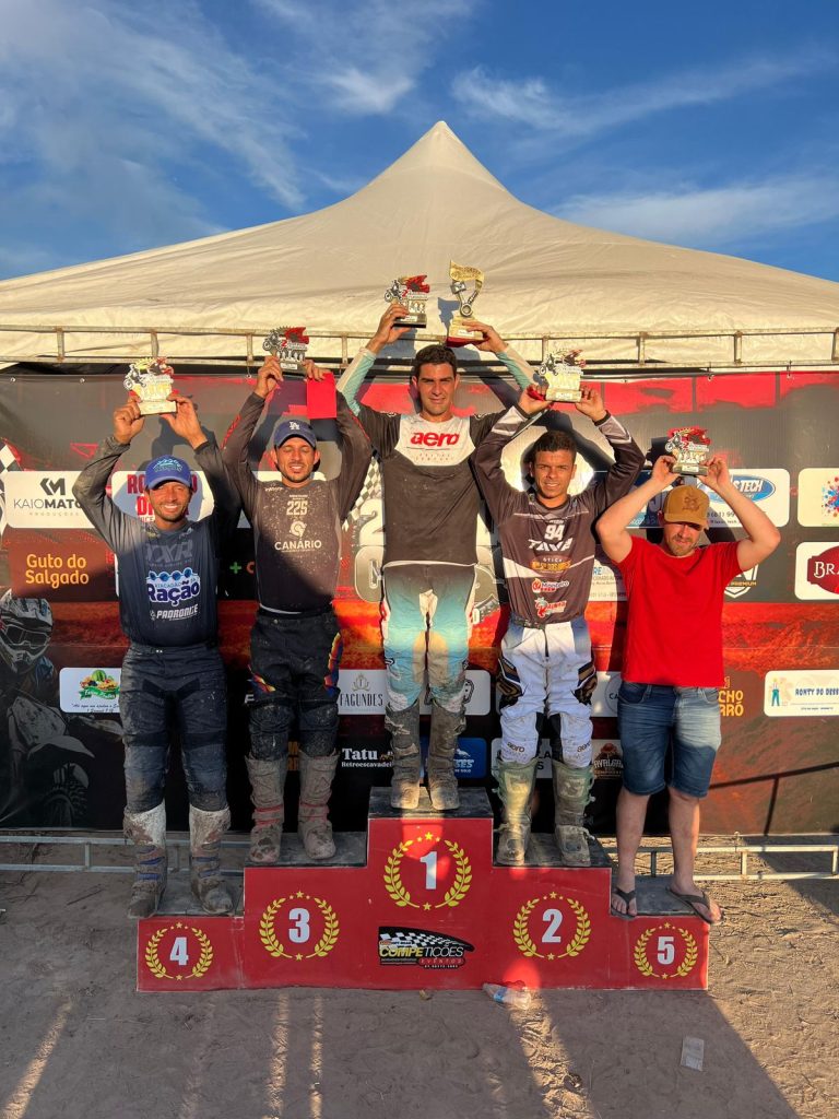 Monteirense Ryan Santos volta a subir ao pódio em competição de motocross em Sanharó