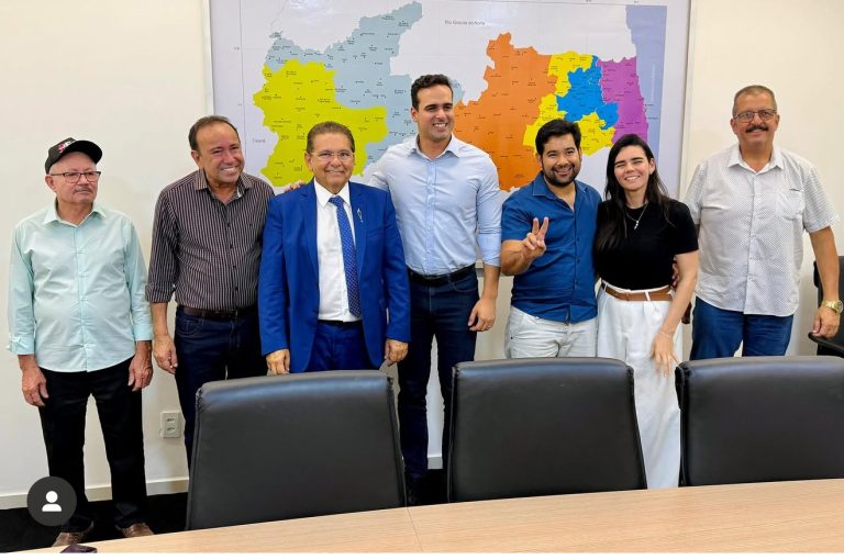 Prefeitos de Teixeira, Nova Floresta e Baraúna aderem ao projeto de Lucas Ribeiro com articulação de Adriano Galdino