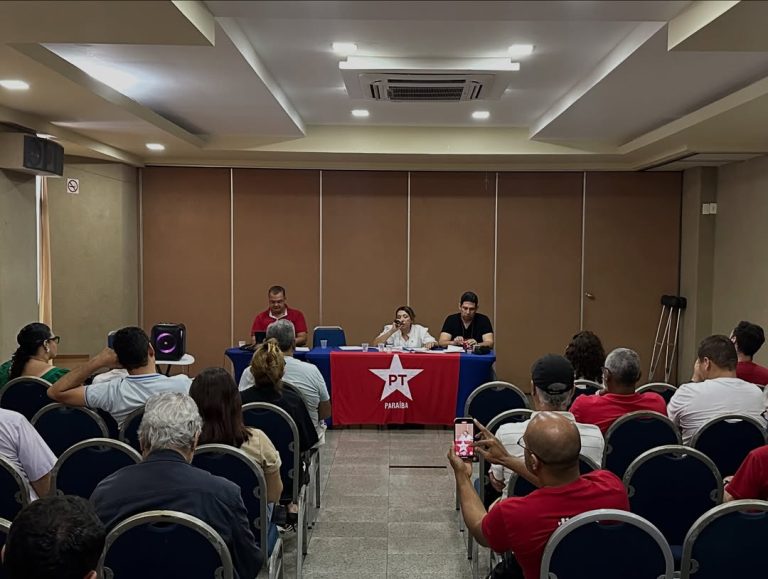 “Sem imposições, mas com diálogo, o PT quer espaço na majoritária de 2026”, diz Cida Ramos em encontro estadual