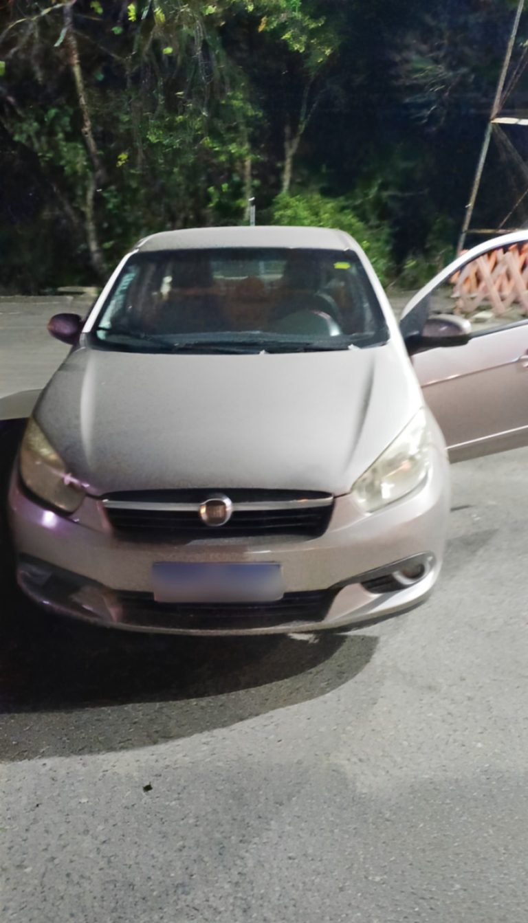 PRF recupera carro furtado e detém condutor após perseguição em Sobrado/PB