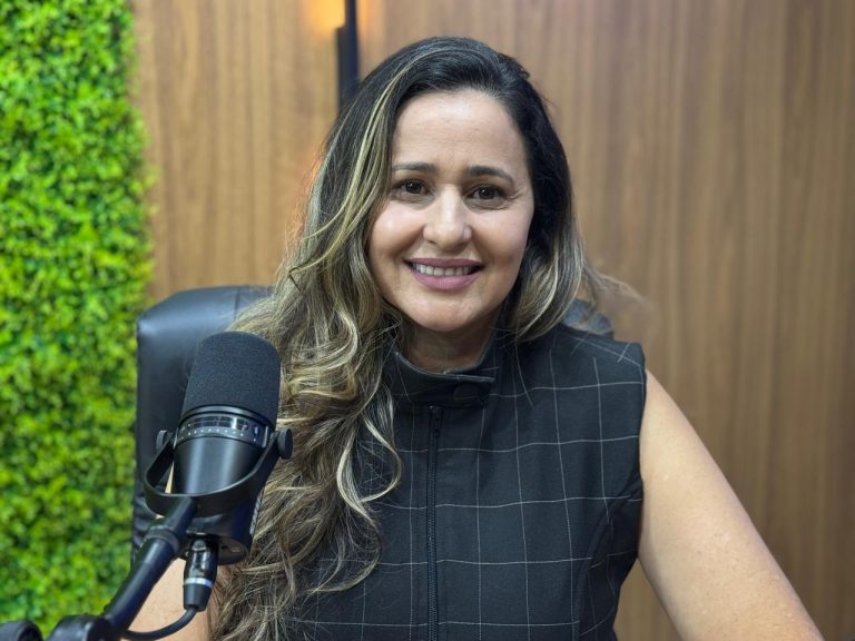 Diretora do Hospital Regional de Monteiro é homenageada com medalha Dr. Francisco de Assis Neves Nóbrega