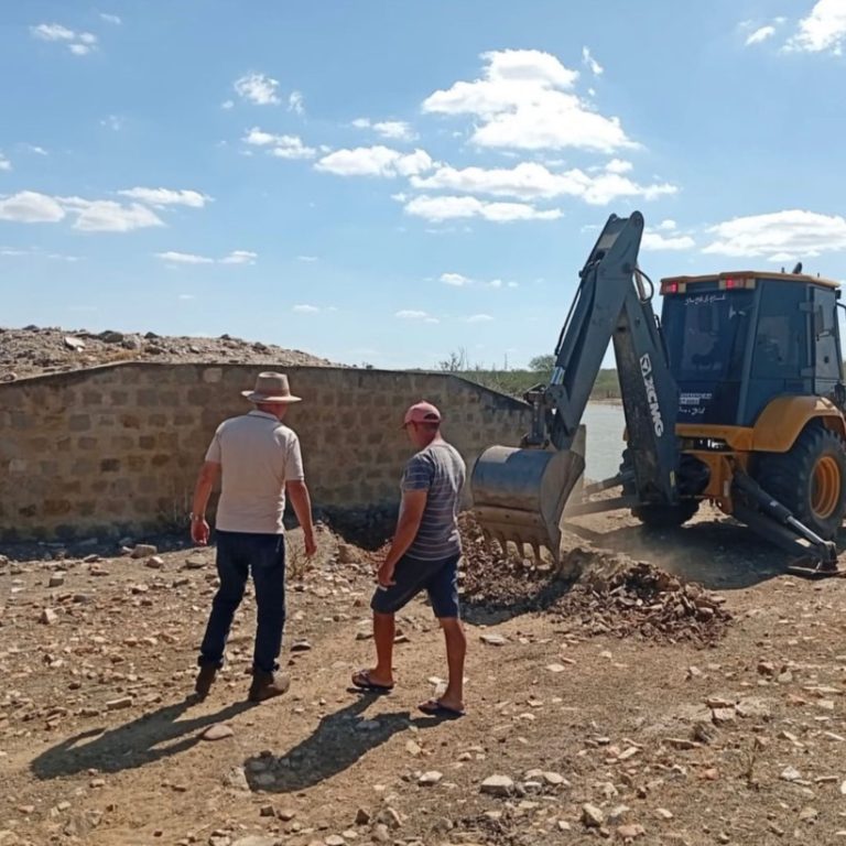 Parari inicia obra para elevar sangria do Açude Serrota e ampliar segurança hídrica do município