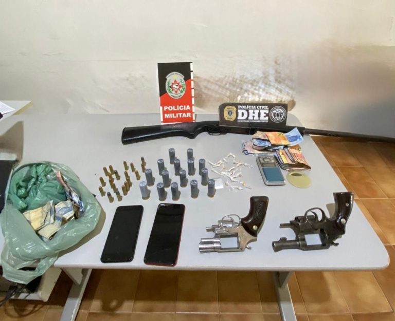 Dupla é capturada com armas e drogas no Sertão paraibano