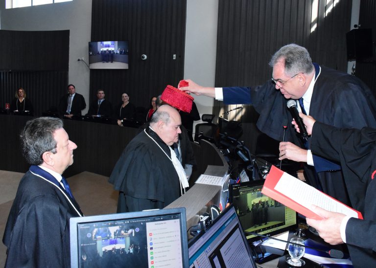 Miguel de Britto Lyra toma posse como desembargador do Tribunal de Justiça