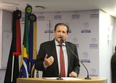 Em desabafo, Hervázio defende Léo após crise no PSB: ‘Não permitirei que reescrevam nossa história’