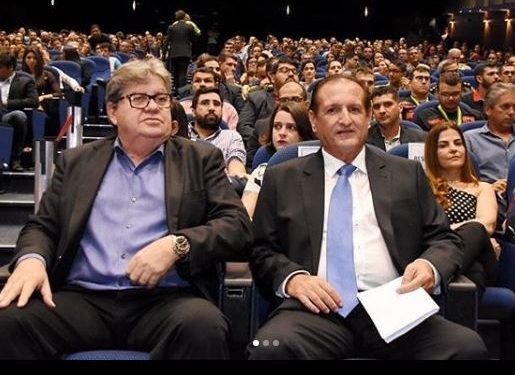 João Azevedo e Hervázio Bezerra têm posições diferentes em relação às críticas de Cícero ao Governo do Estado