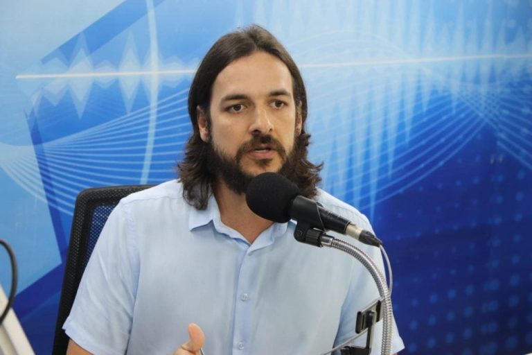 Presidente do PSD dribla polarização Lula/Bolsonaro e deixa disputa ao Governo da PB em aberto