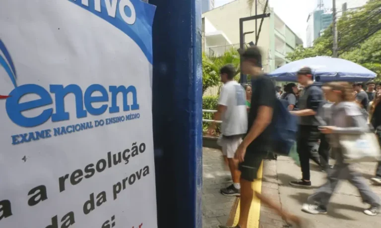 MEC anula três questões do Enem e aciona PF para investigar vazamento da prova