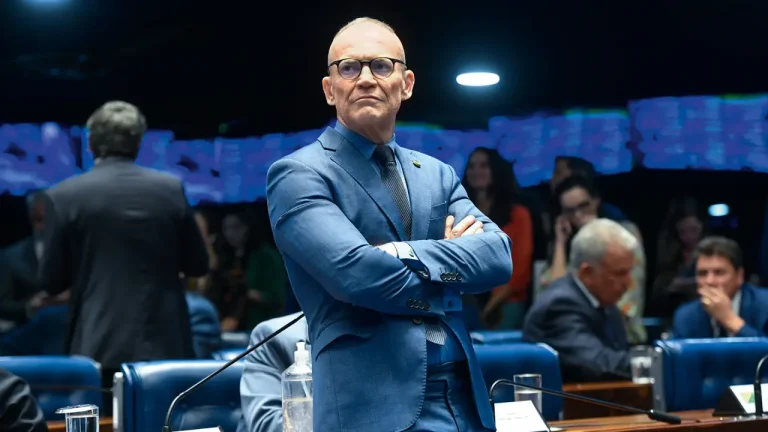 Senador petista diz que votou a favor do PL da Dosimetria ‘por engano’